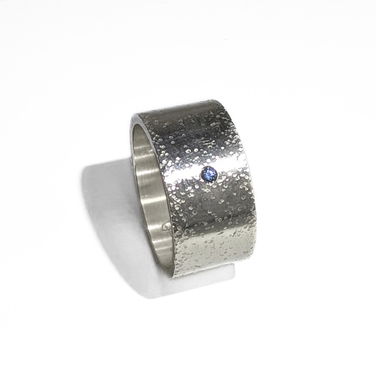 Bright Wide Dotted Ring with Blue Sapphire - Size 8
