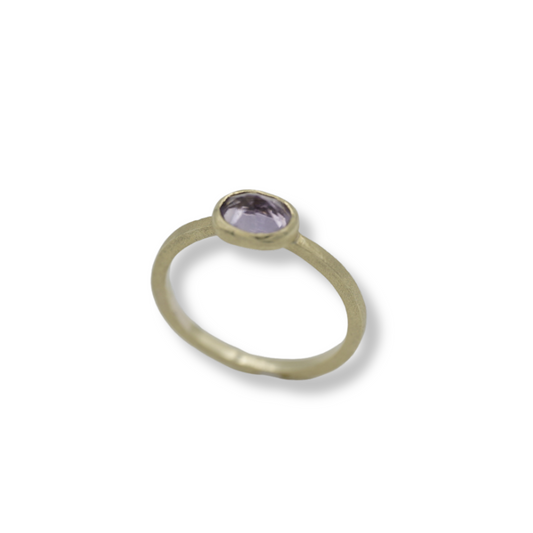 Green Gold Ring with Purple Scapolite