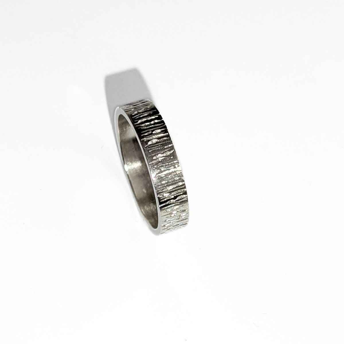 Bright Narrow Bark Ring - Size 10