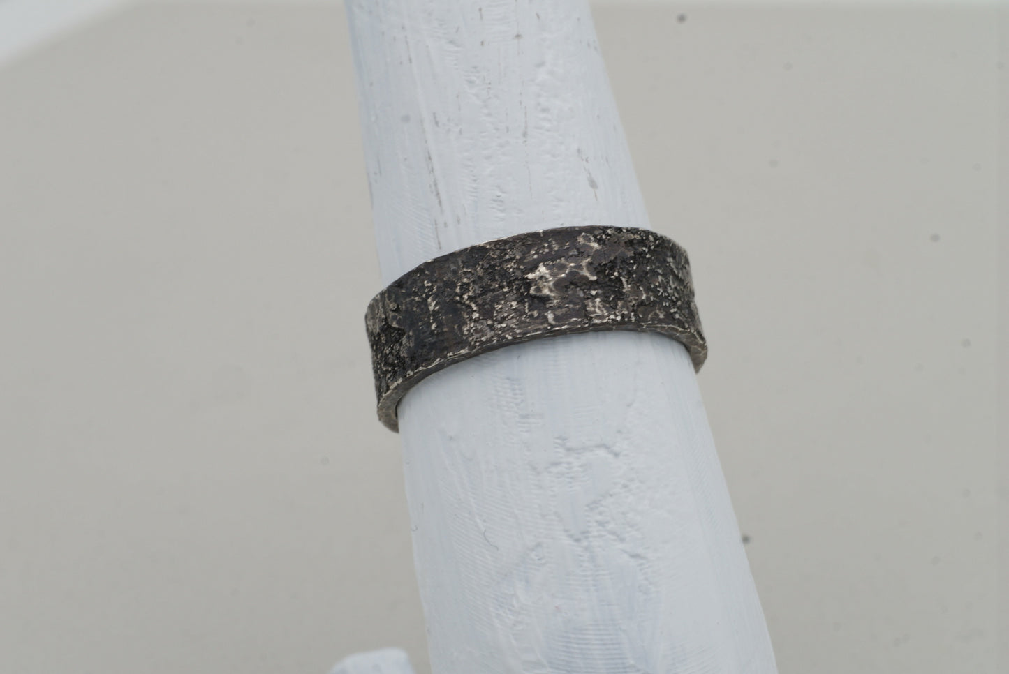 Oxidized Hammered Beach Ring - Size 6.75