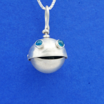 Bauble Head Pendant with Silver Tongue